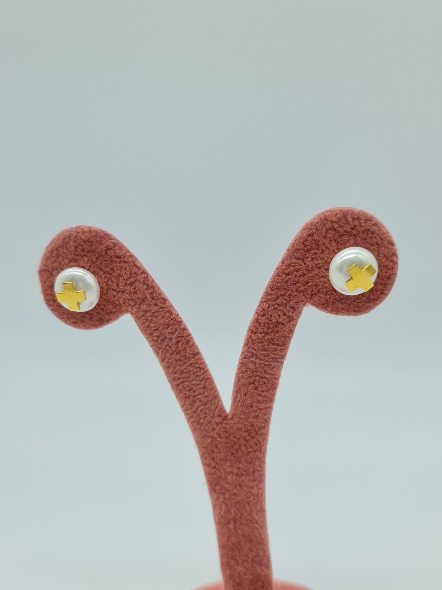 Aretes perla Cruz dorada