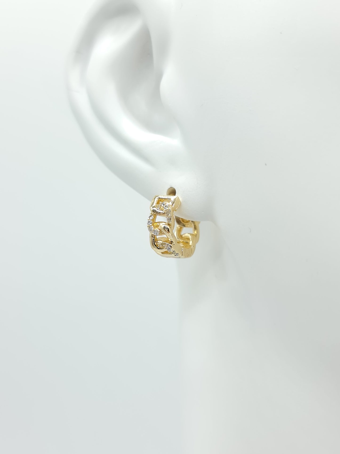 Aretes huggies mini eslabón y cristales