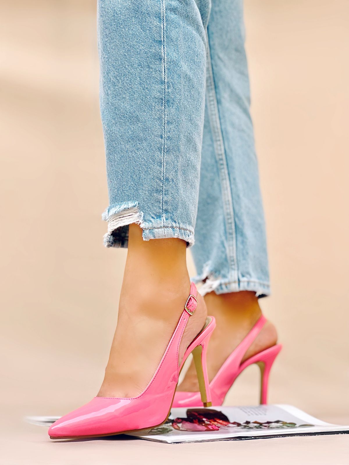 zapatilla-charol-bruna-003