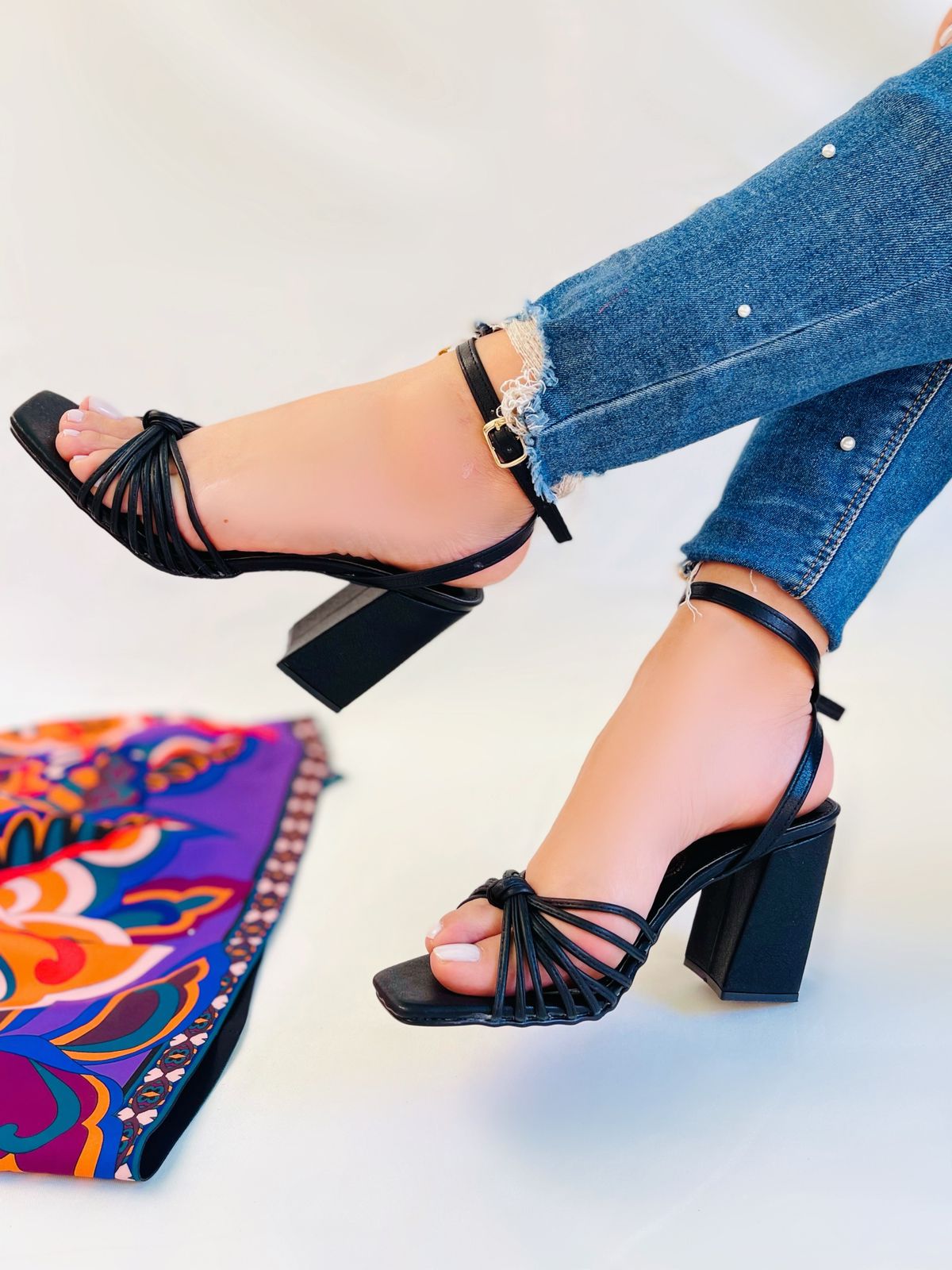 zapatilla-piolas-metalicas-abril-1413